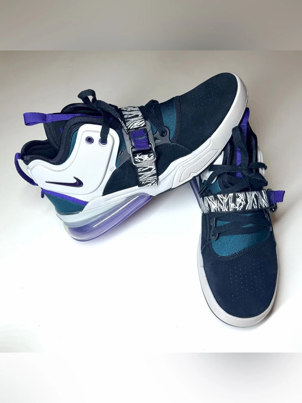 Nike Air Force 270 Men’s Carnivore High Top Sneakers Size- 10
